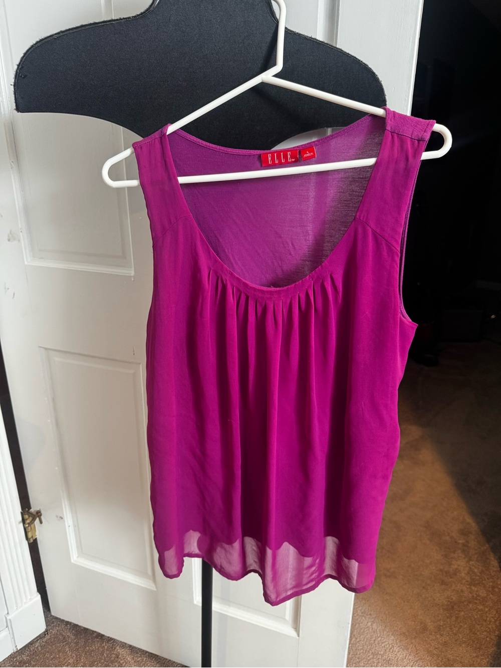 ELLE Women's Magenta Sleeveless Scoop Neck Blouse
